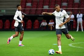 加入费耶诺 加入费耶诺